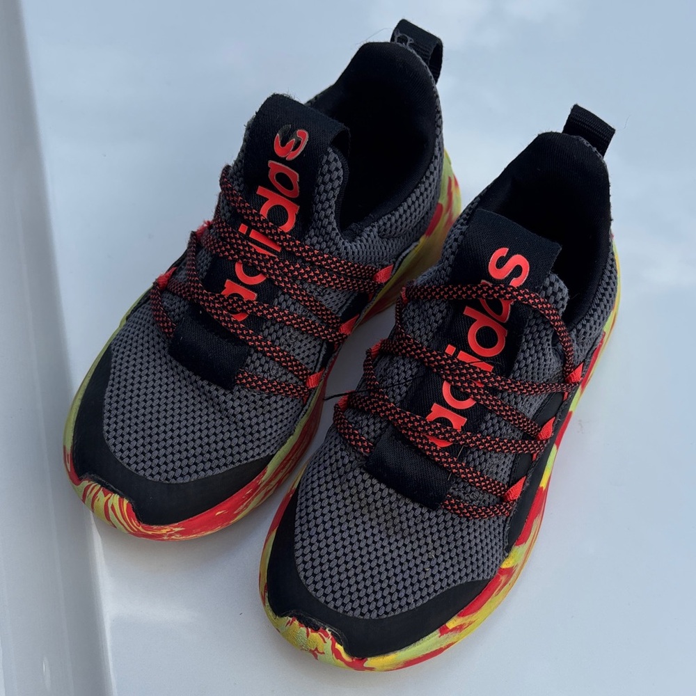 Toddler boys/ Boys adidas sneakers size 11.5